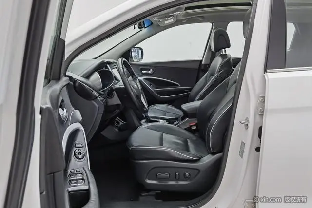 Hyundai Shengda 2.0T automatic two-wheel drive intelligent 7-seater