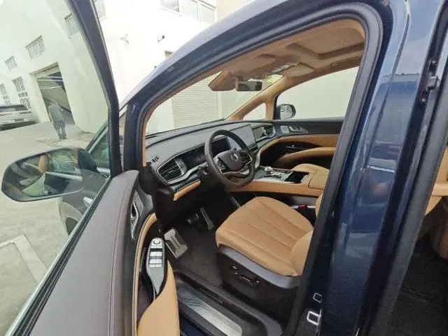 Denza Denza D9 DM Smart driving version 1020 four-wheel drive flagship model