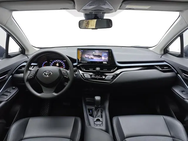 TOYOTA IZOA 2.0L Yixiang Edition