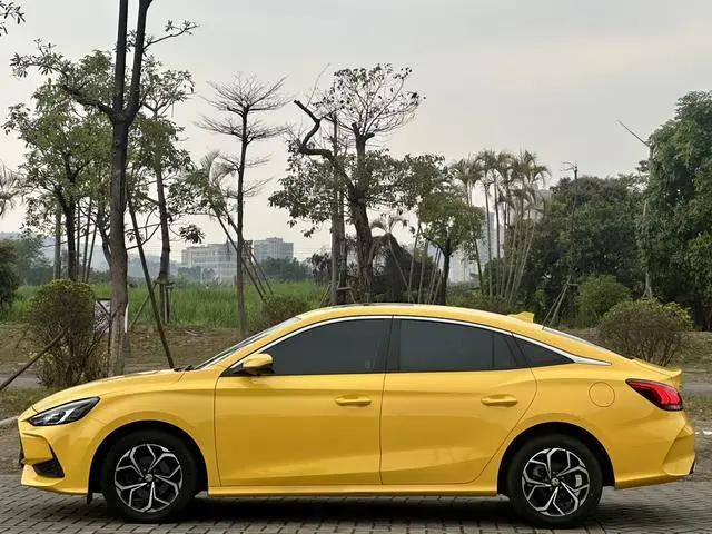 MG MG5 180DVVT Manual Youth Deluxe Edition