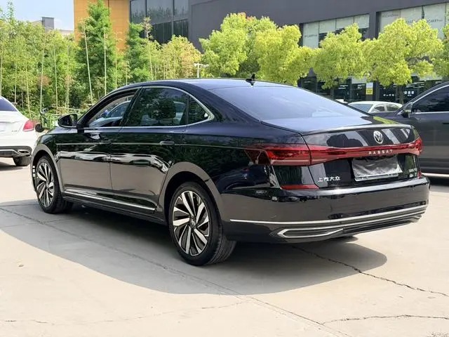 Volkswagen Passat 330TSI Elite Edition