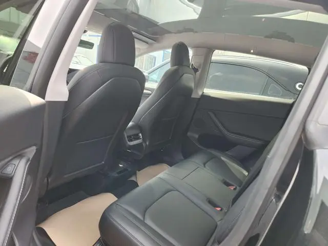 Tesla Model Y Rear-wheel drive version