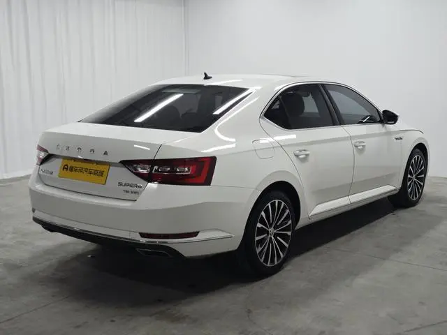 Skoda Speed pie ZI330 DSG Comfort Edition Country VI