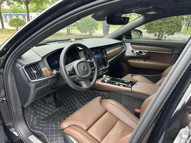 Volvo Volvo S90 PHEV T8 four-wheel drive long battery life Zhiya Deluxe Edition