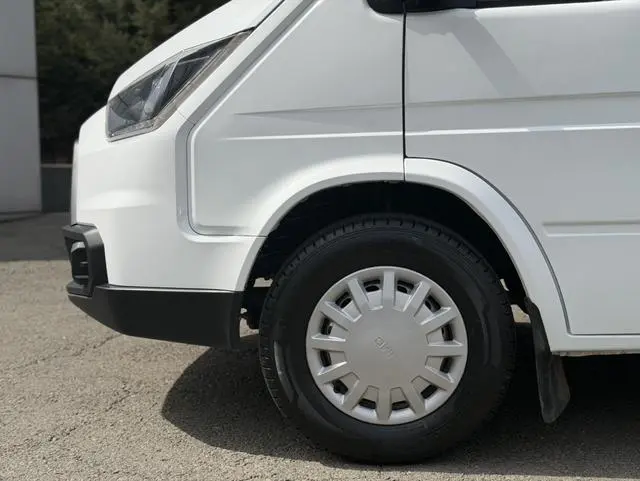 JMC Teshun 2.8T commercial short-axis mid-top 6-seater national VI JX493