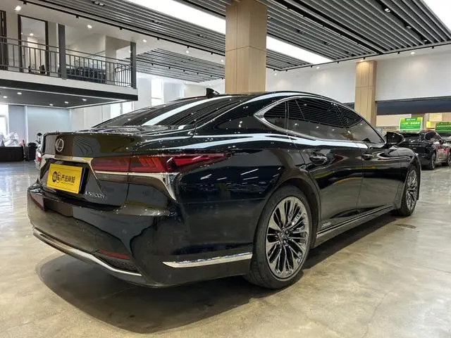 Lexus Lexus LS 500h Executive Edition Country VI