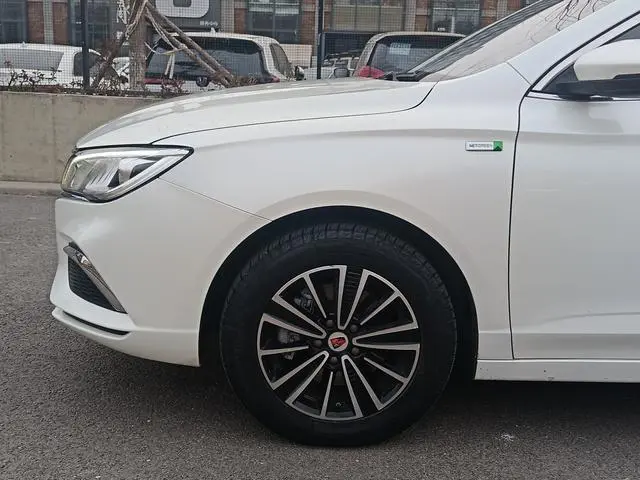 Roewe Roewe Ei5 Internet Ultimate Edition