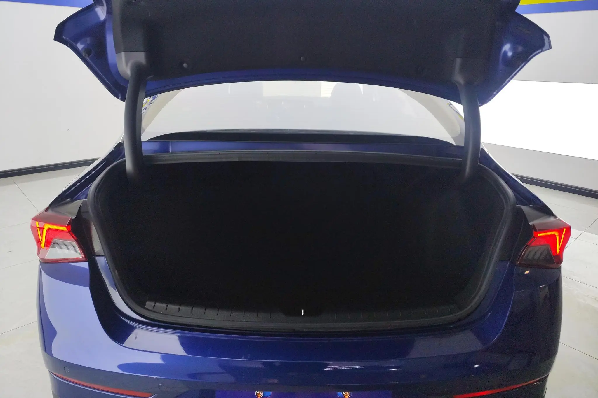 Kia Kia K5 270T CVVD Luxury Technology Edition