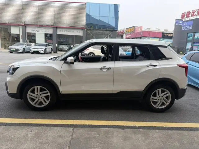 Venucia Qichen T60 1.6L CVT Zhixing Edition Country V