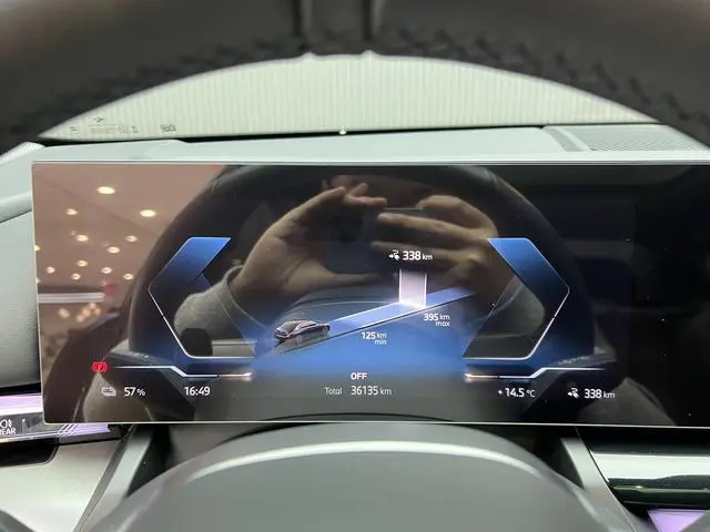 BMW BMW i5 eDrive40L M sports suit
