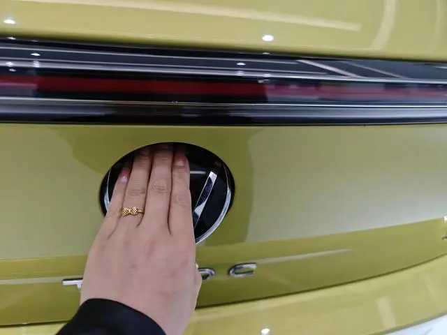 Volkswagen Exploring songs 300TSI DSG Starlight Edition