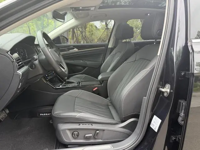 Volkswagen Passat PHEV 430PHEV Hybrid Deluxe Edition