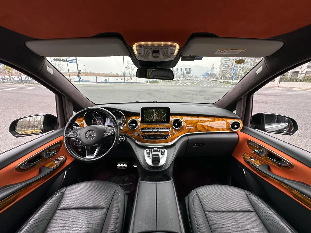 Mercedes-Benz Mercedes-Benz V-class V 260 L Premium Extended Version