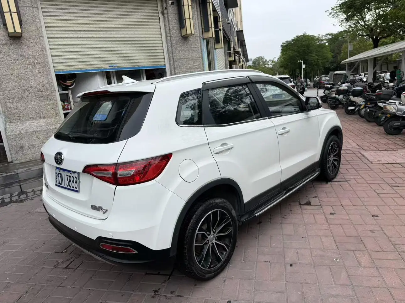 FAW Xenia R7 1.6L manual luxury type