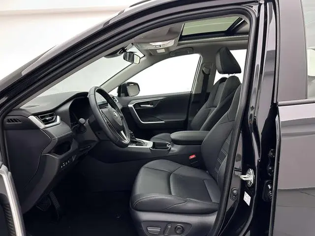 TOYOTA Wilanda 2.0L four-wheel drive Luxury PLUS edition