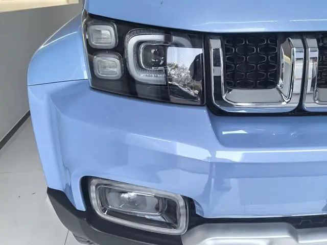 Beijing Beijing off-road BJ40 2.0T automatic four-wheel drive City Hunter edition knight type