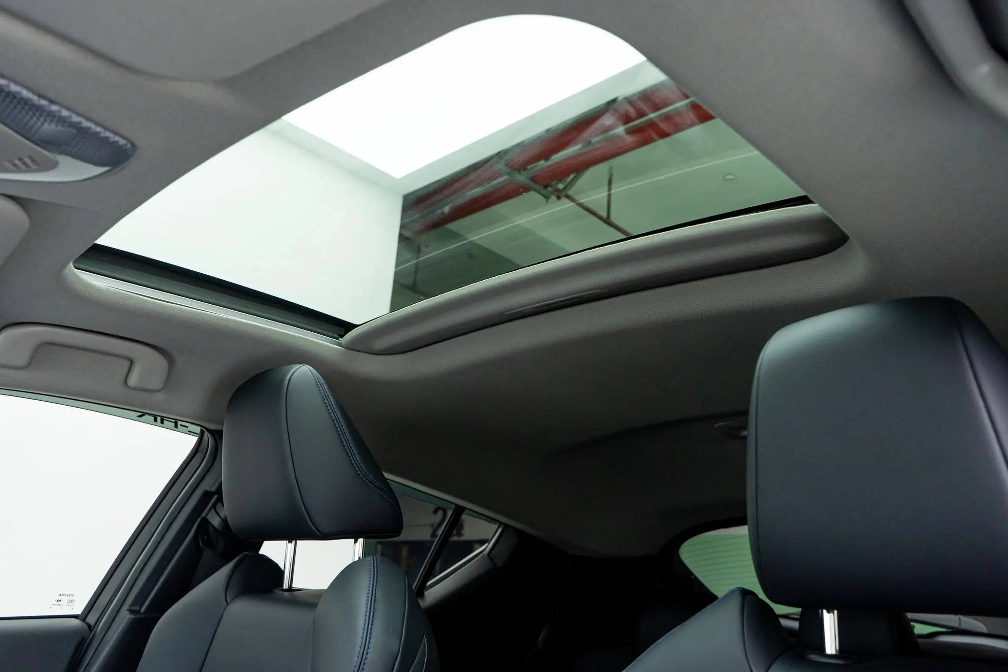 TOYOTA Toyota C-HR 2.0L Deluxe Edition