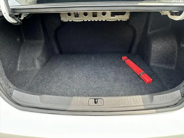 Chevrolet Cruze 320 automatic Enjoy Skylight version