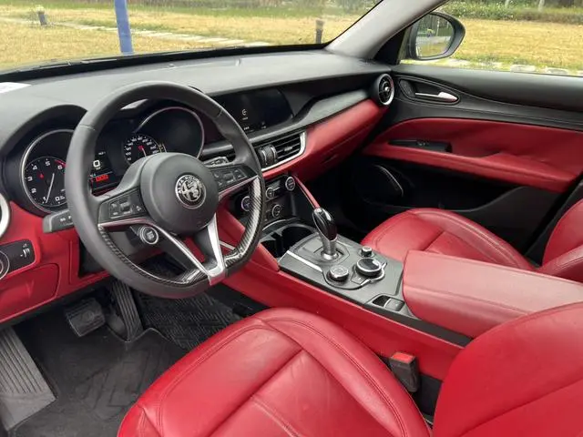 Alfa Romeo Stelvio 2.0T 200HP Elite Edition