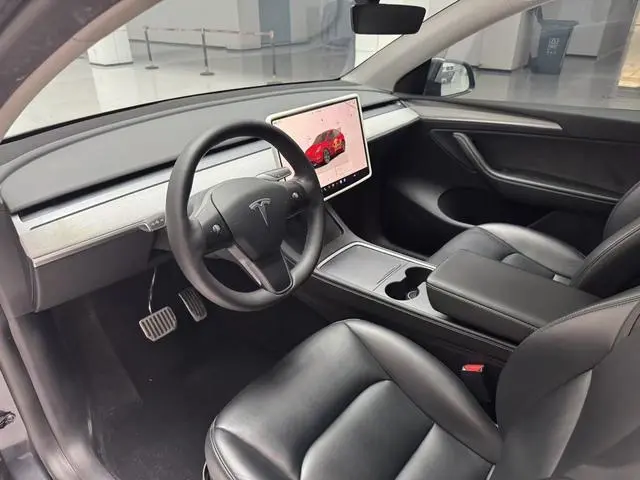 Tesla Model Y Rear-wheel drive version