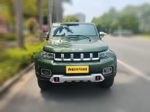 Beijing Beijing off-road BJ40 2.0T automatic four-wheel drive City Hunter edition knight type