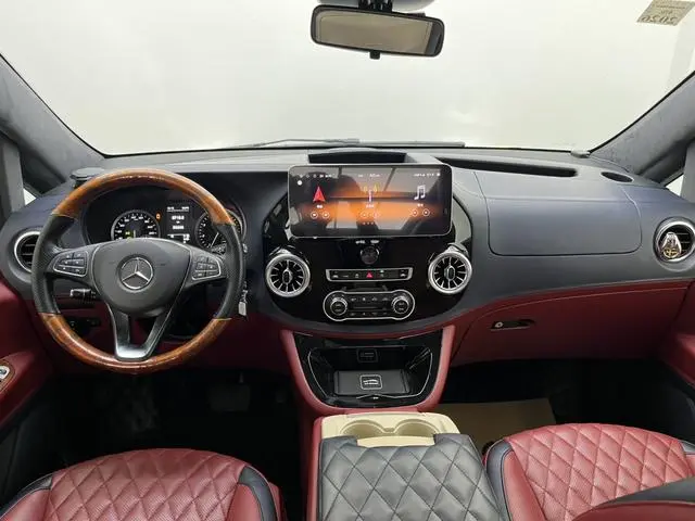 Mercedes-Benz Vito 2.0T Business Edition 7-seater Country VI