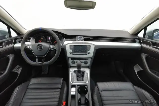 Volkswagen Wei Lan 380TSI two-wheel drive comfort version