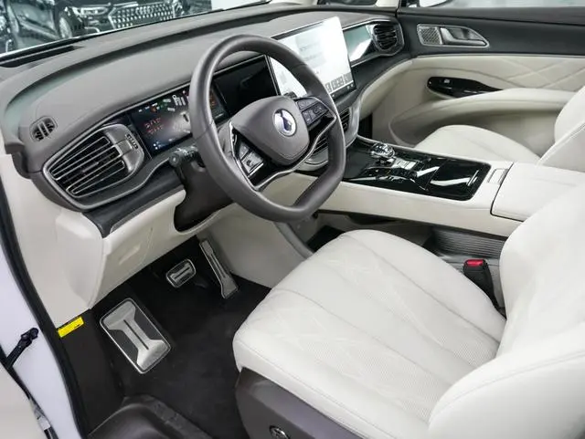 Denza Denza D9 DM Smart driving version 1020 four-wheel drive flagship model