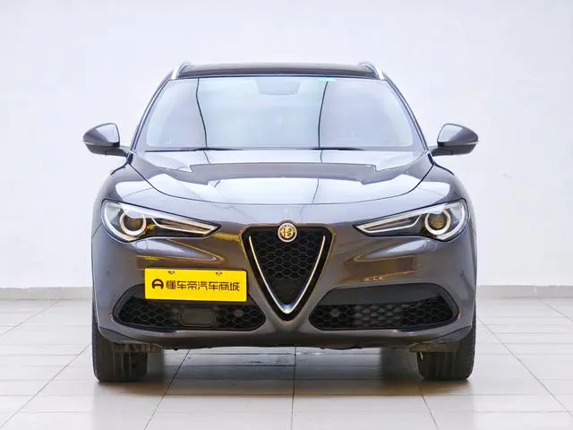 Alfa Romeo Stelvio 2.0T 280HP Deluxe Edition