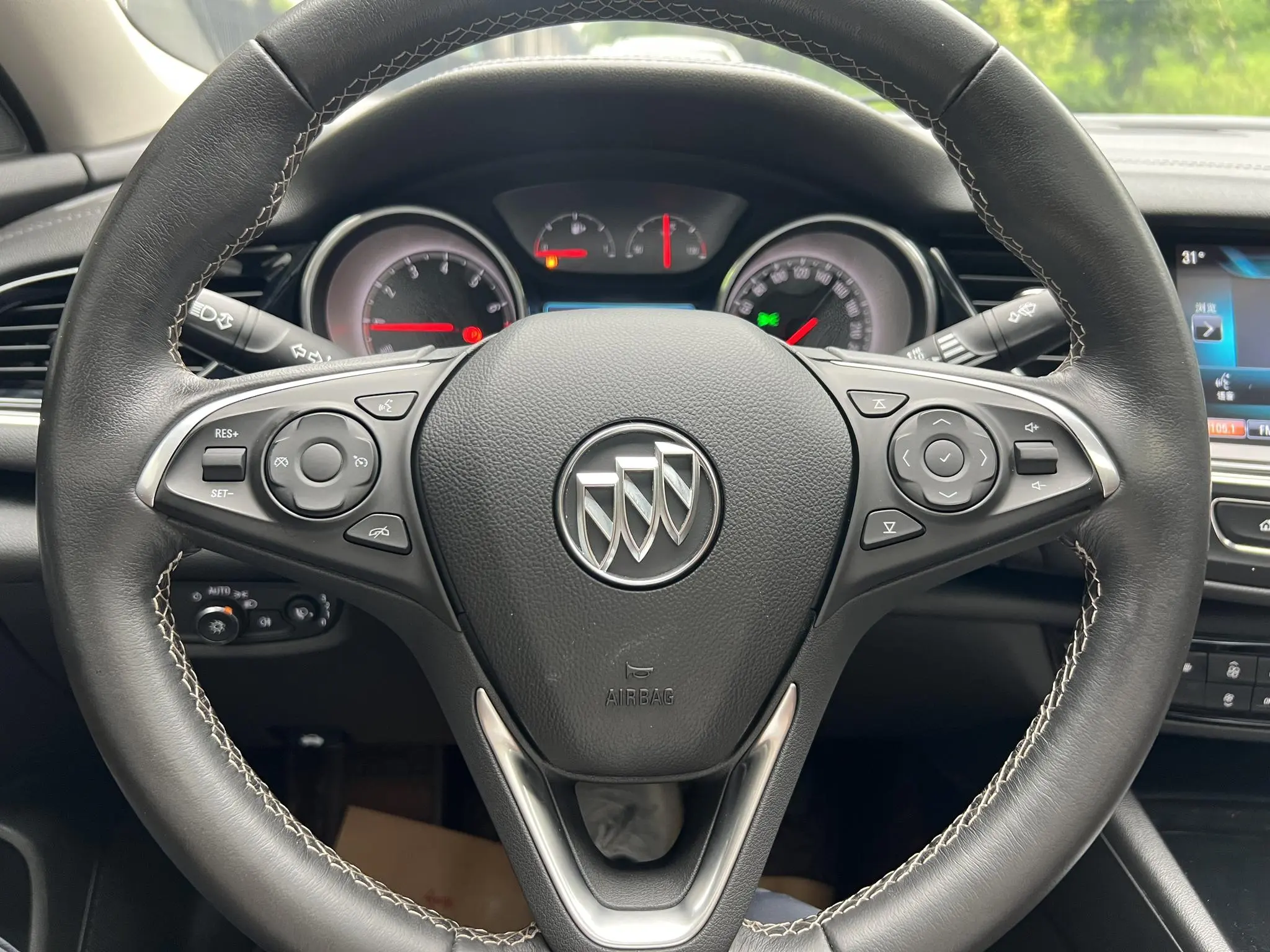 Buick Regal 20T Elite Country VI