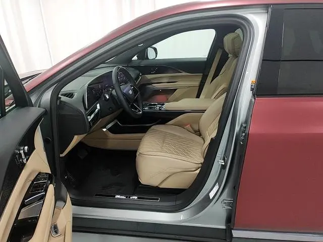 Cadillac IQ Ruige Four-wheel drive high-performance premium edition
