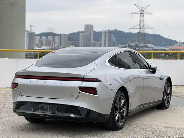 Xpeng Xiaopeng P7 586E
