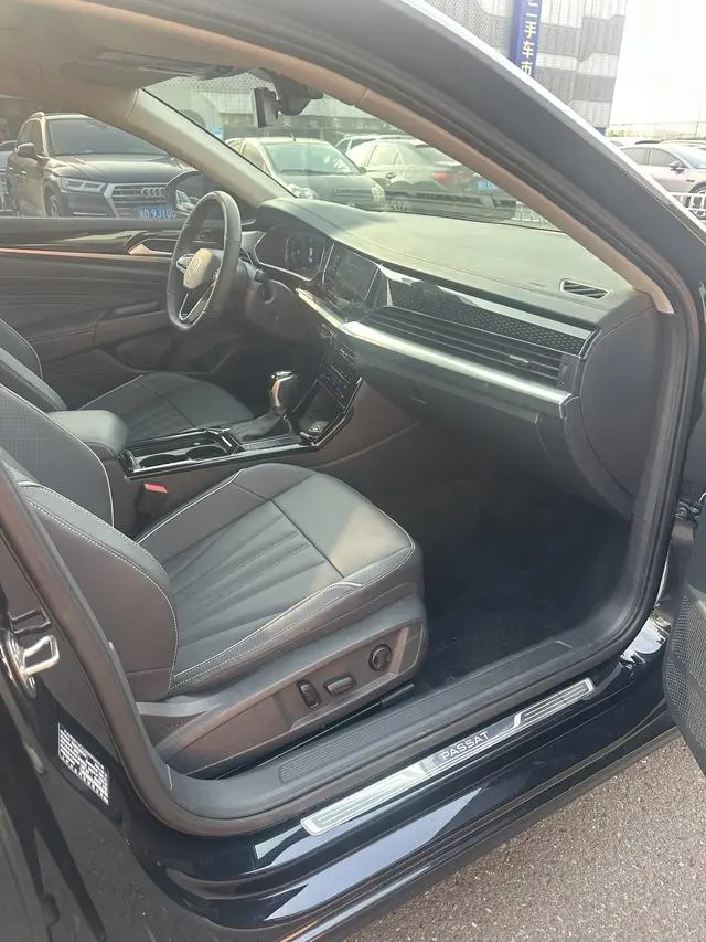 Volkswagen Passat 330TSI Starry Sky Elite Edition