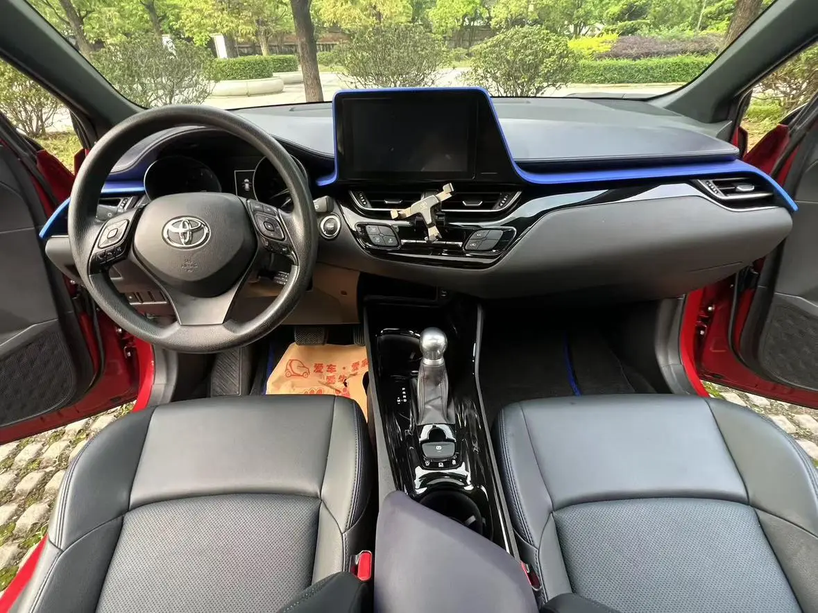 TOYOTA Toyota C-HR 2.0L Leading version