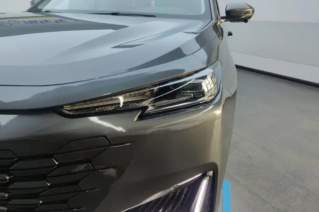 Changan Changan UNI-K Smart iDD Blue Whale iDD 1.5T 130km Premium type