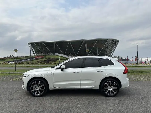 Volvo Volvo XC60 PHEV T8 E-drive Hybrid Zhizun Deluxe Edition Country V