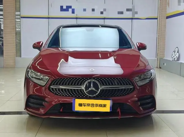 Mercedes-Benz Mercedes-Benz A-class Facelift A 180 L sports sedan