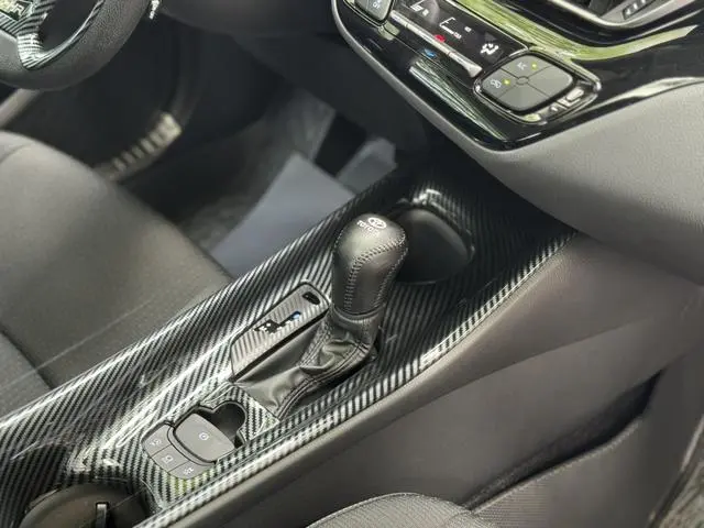 TOYOTA IZOA 2.0L Yixiang Edition