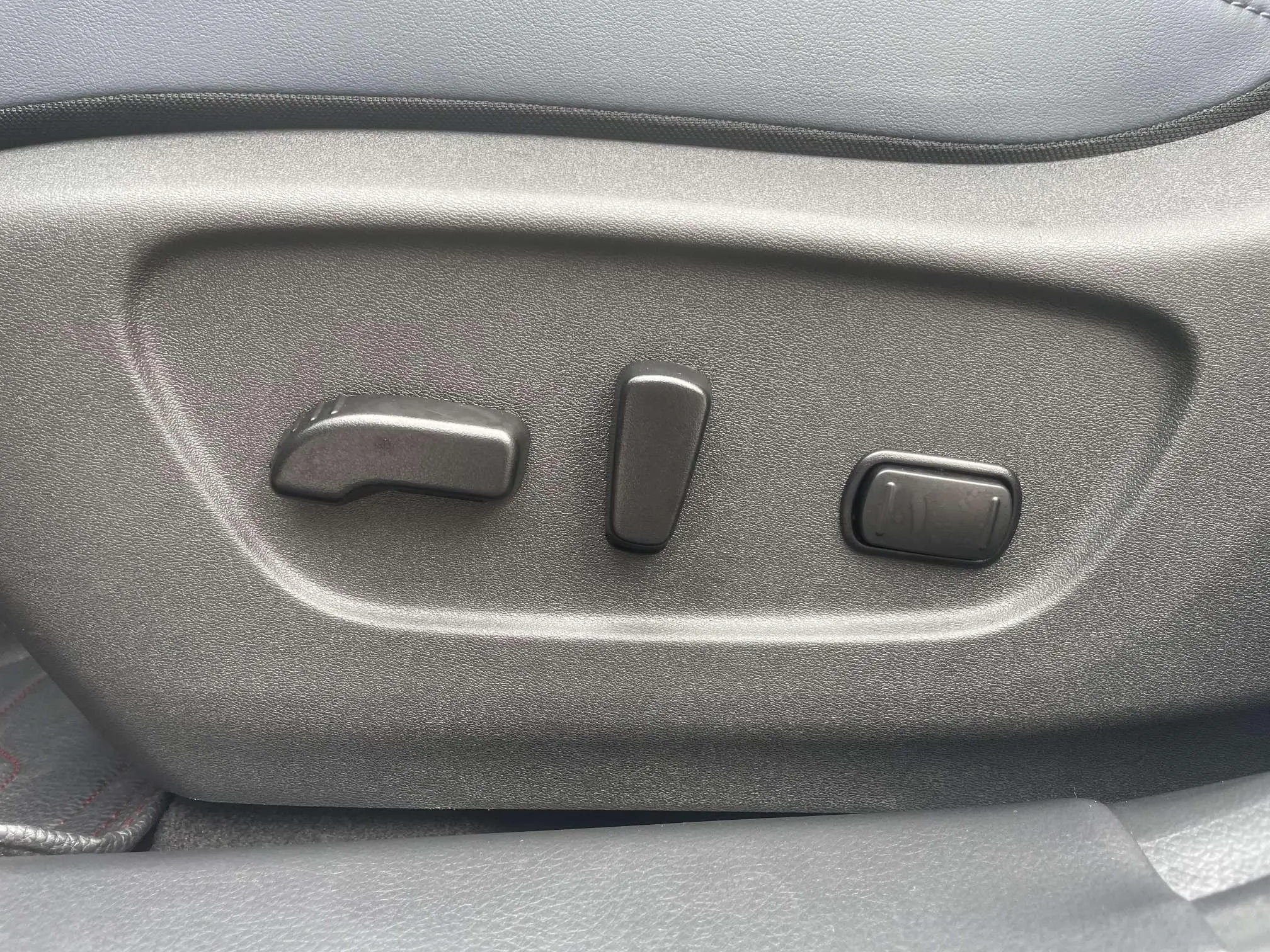 Nissan Qijun Honor 2.0L two-wheel drive leading version