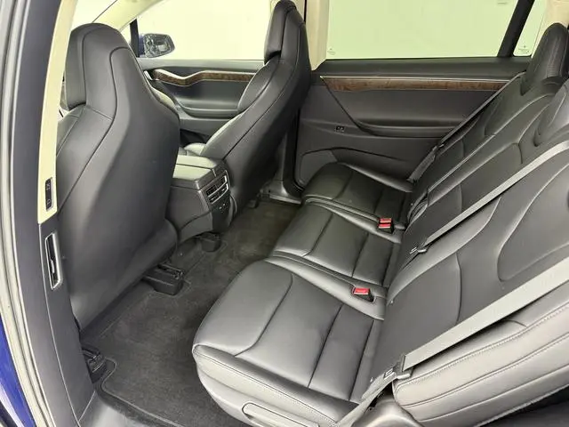 Tesla Model X 100D long battery life version