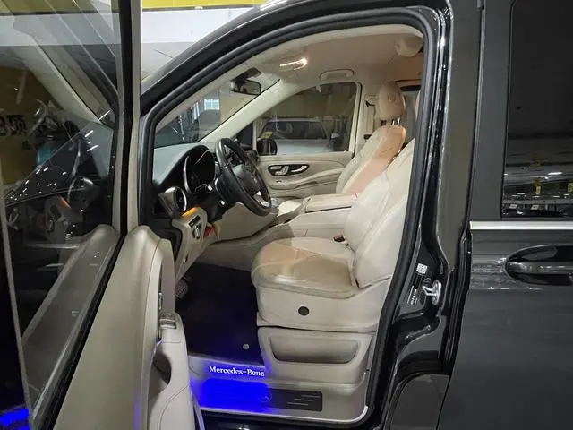 Mercedes-Benz Mercedes-Benz V-class V 260 L Long wheelbase Deluxe Edition