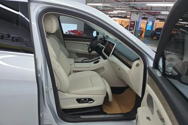 AITO Ask the world M5 Extended range four-wheel drive performance version
