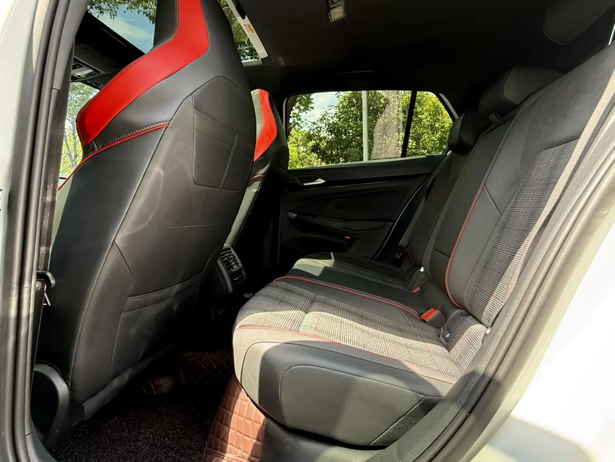 Volkswagen Golf GTI 380TSI DSG GTI