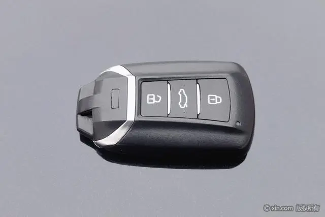 Dongfeng Fengshen Dongfeng Fengshen AX7 PRO 1.6T Automatic Smart Version