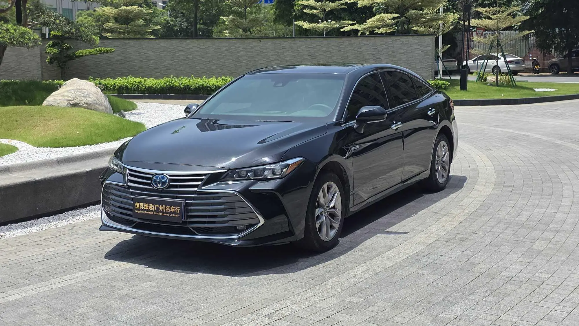 TOYOTA Asian dragon Dual engine 2.5L Deluxe Edition Country VI