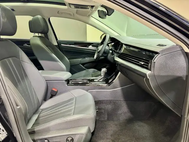 Volkswagen Passat Outstanding 380TSI Longteng Edition