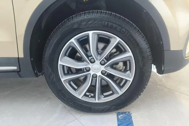 Geely Boyue 1.8TD automatic two-wheel drive intelligent 4G connected version