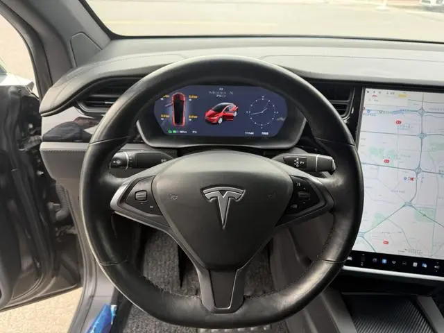 Tesla Model X 75D