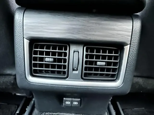 TOYOTA Camry 2.0G Deluxe Edition