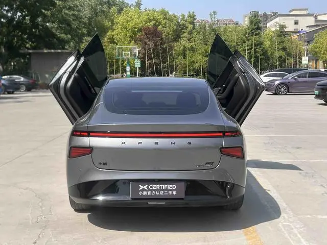 Xpeng Xiaopeng P7 562E Pengyi Performance Edition